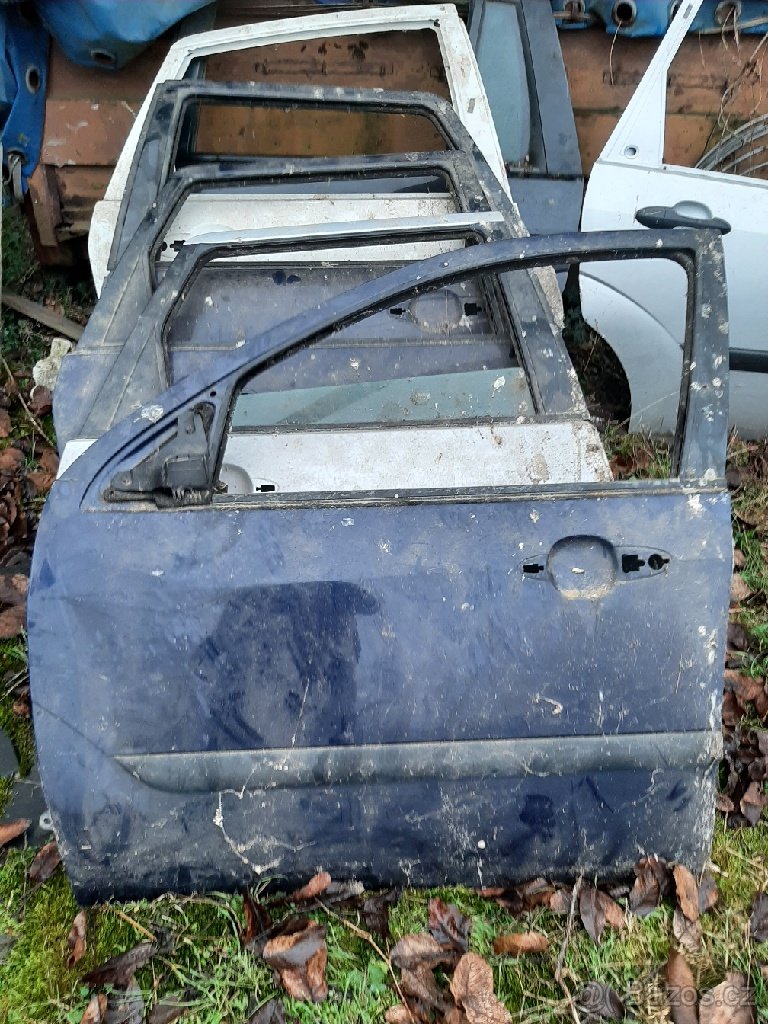 Ford focus combi,5 dveř,3 dveř. 1999-2004 - 3