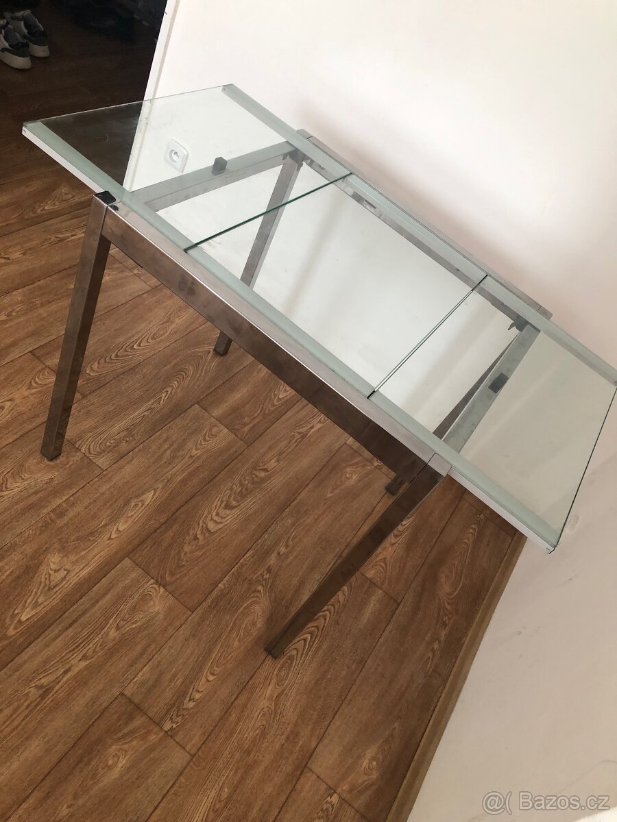 Kuchyňský jídelní stůl - 3