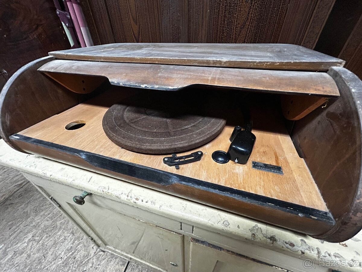 Starý gramofon - 3