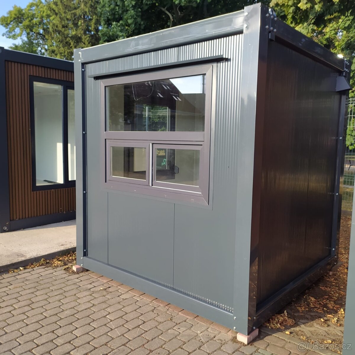 Prodejní/výdejní stánek PMP-K o rozměru 2,4 x 2,4 m - 3