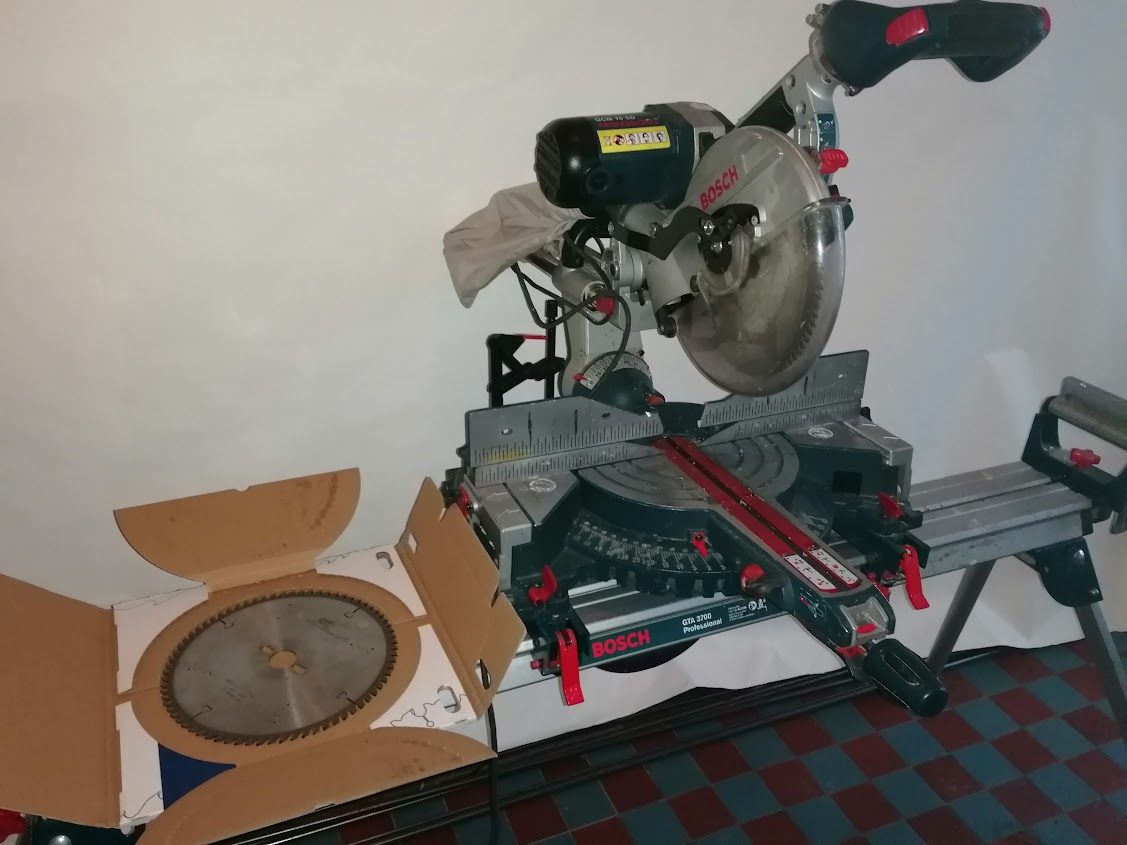 Pokosová pila Bosch GCM 10 SD vč. stolu.. - 3