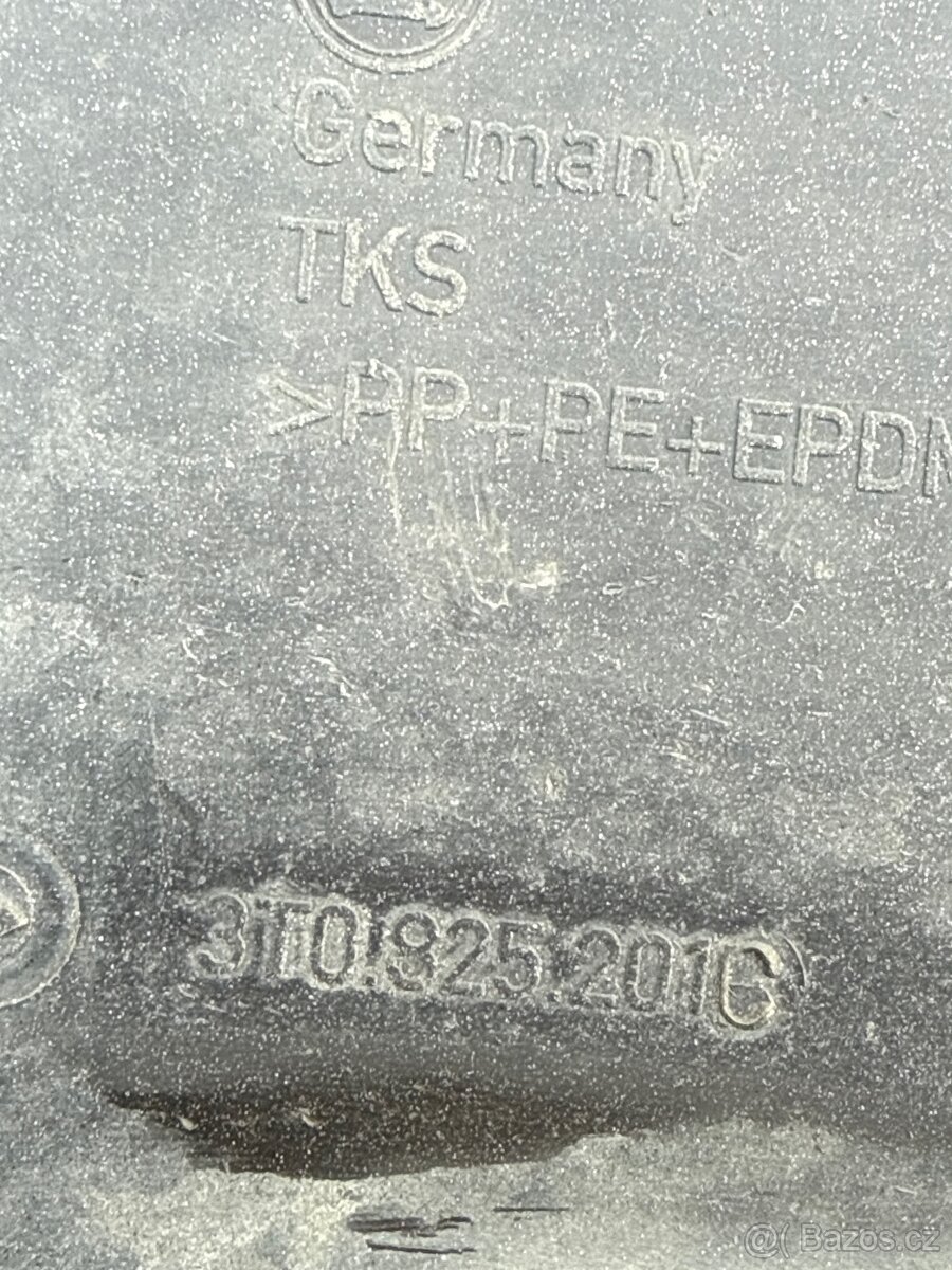 Superb 2 Spodní levý kryt podvozku - 3