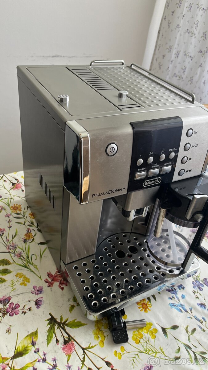 automatický kávovar DeLonghi PrimaDonna - 3