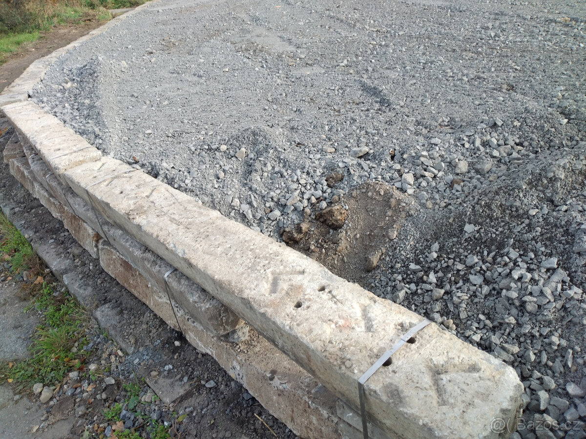Pražce betonové na stavbu parkoviště terasy pod kontejner - 3