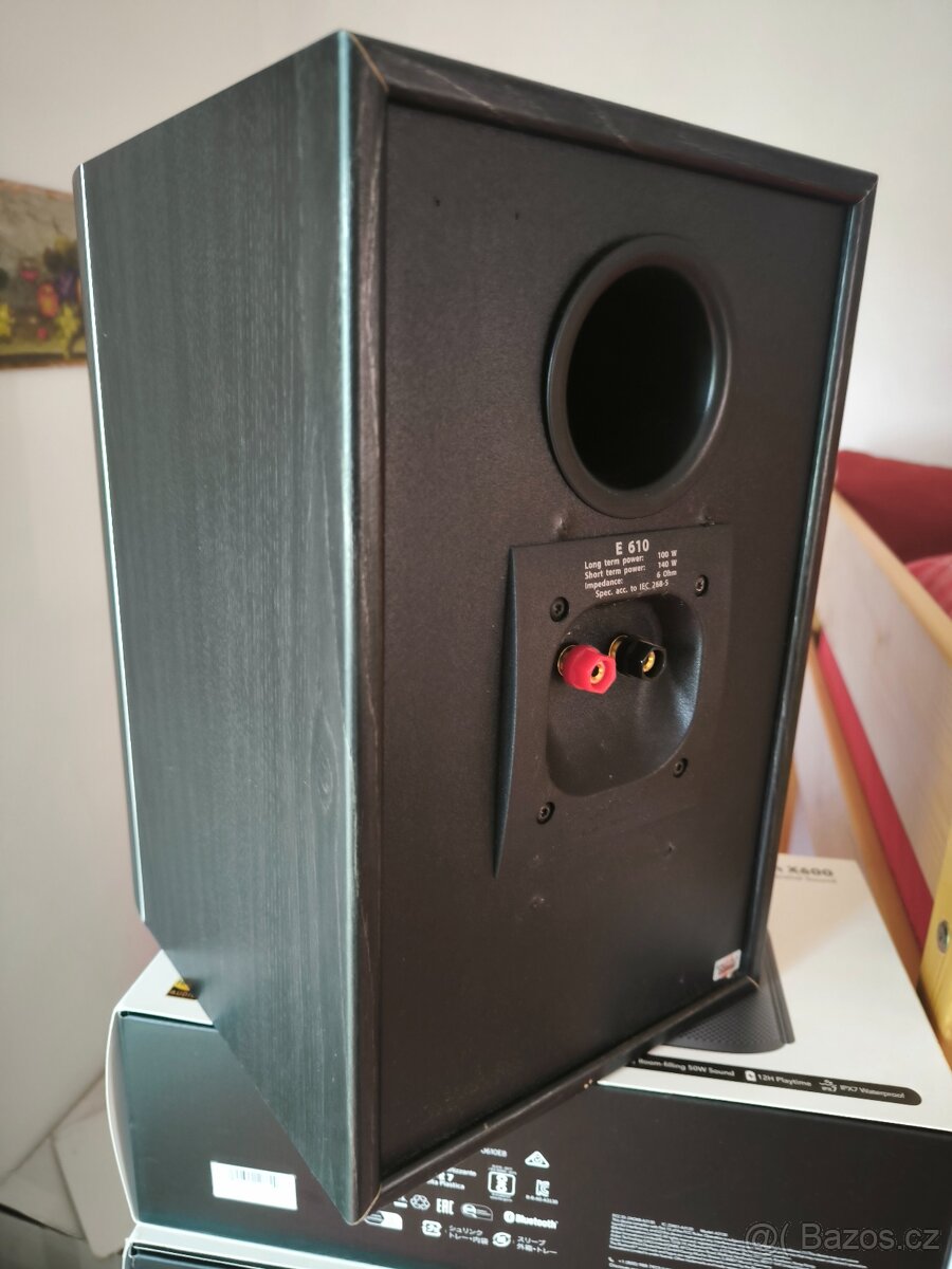 Jamo E610 regálové černé. - 3