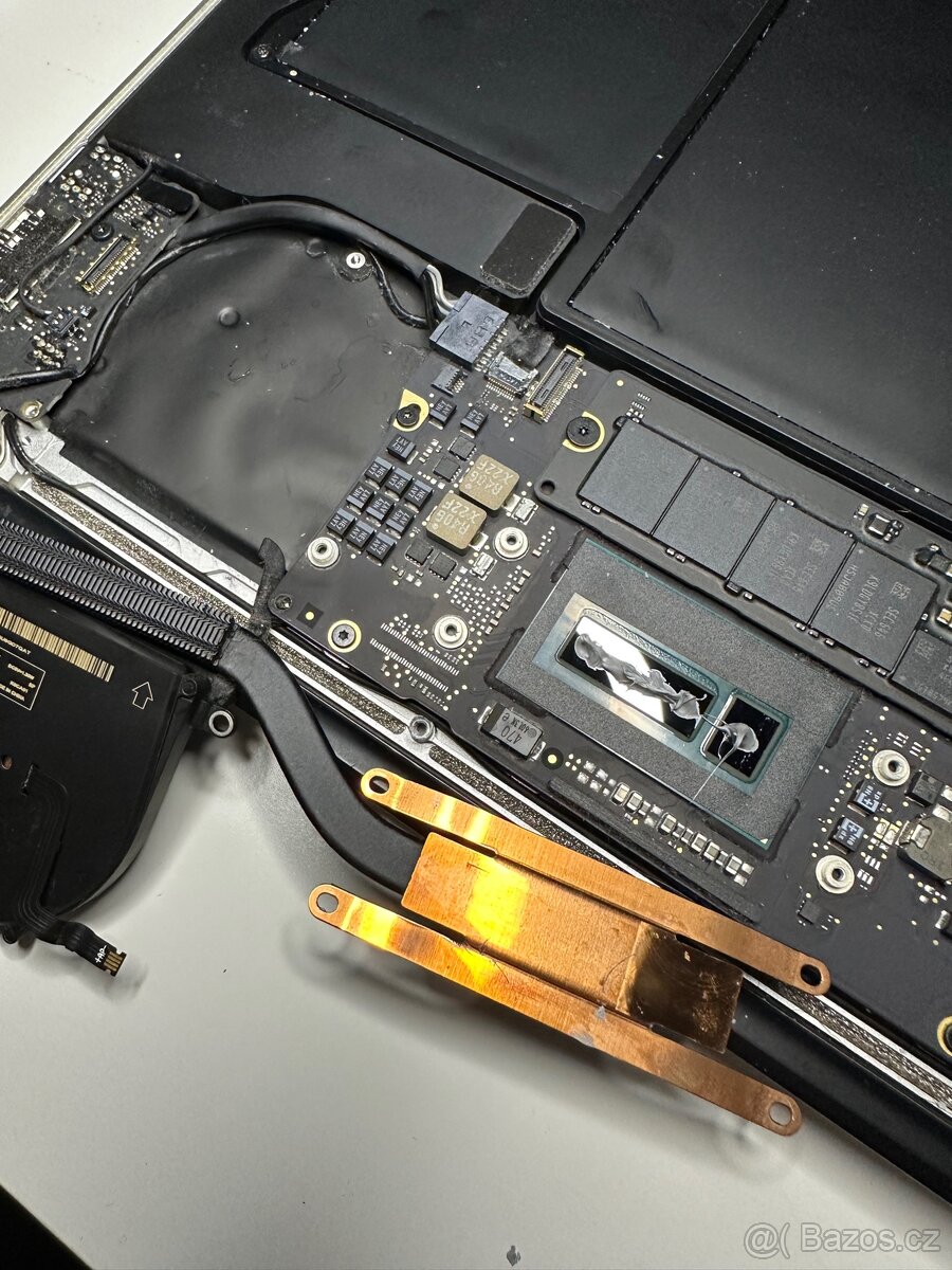 Opravy iPhone, Apple Watch, MacBook - 3