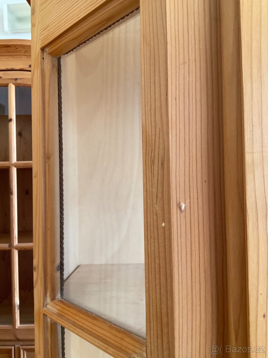 Vitrína borovice - 3