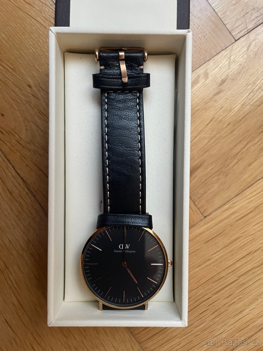Hodinky Daniel Wellington - černý ciferník, zlaté pouzdro - 3