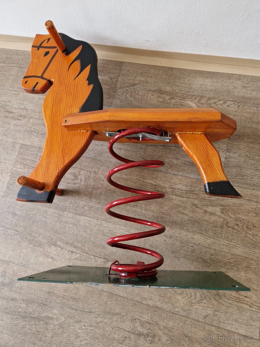 Pružinová houpačka na zahradu - kůň - 3