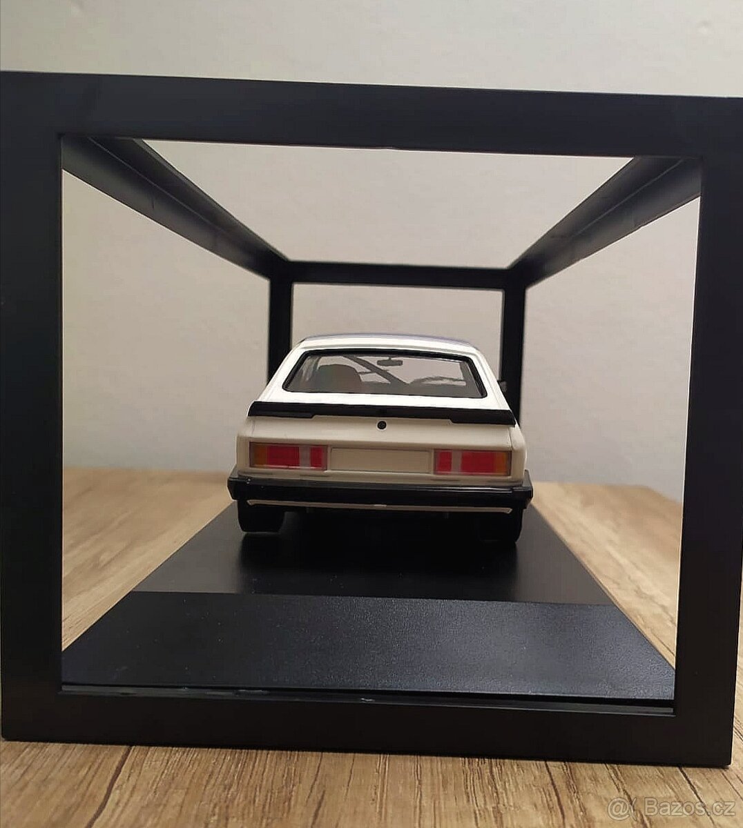 Minichamps 1:18 Ford - 3