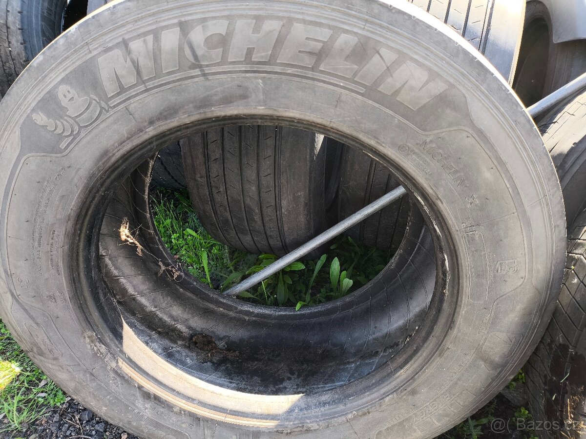 Pneu 355/50 R22,5 - 3