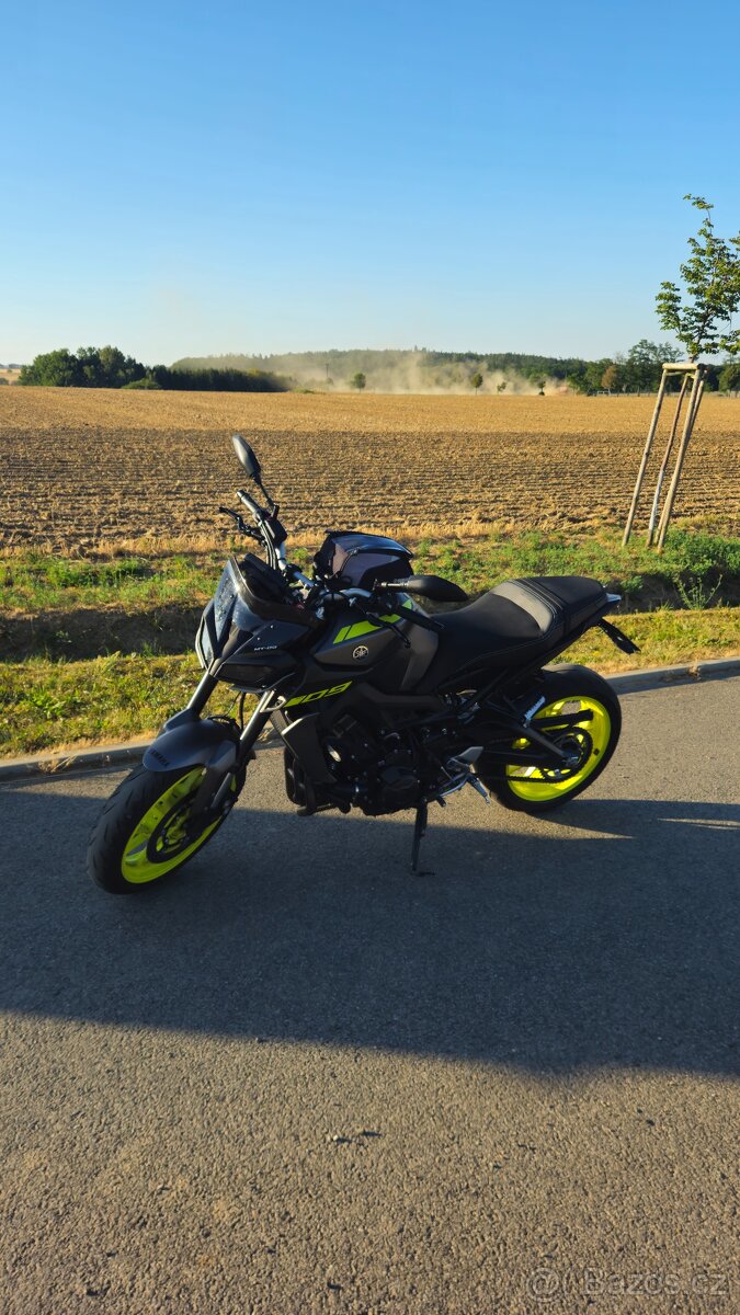Yamaha mt 09 - 3
