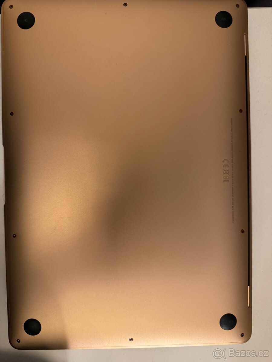 Prodám MacBook Air 13” M1 (2020) v barvě Gold. - 3