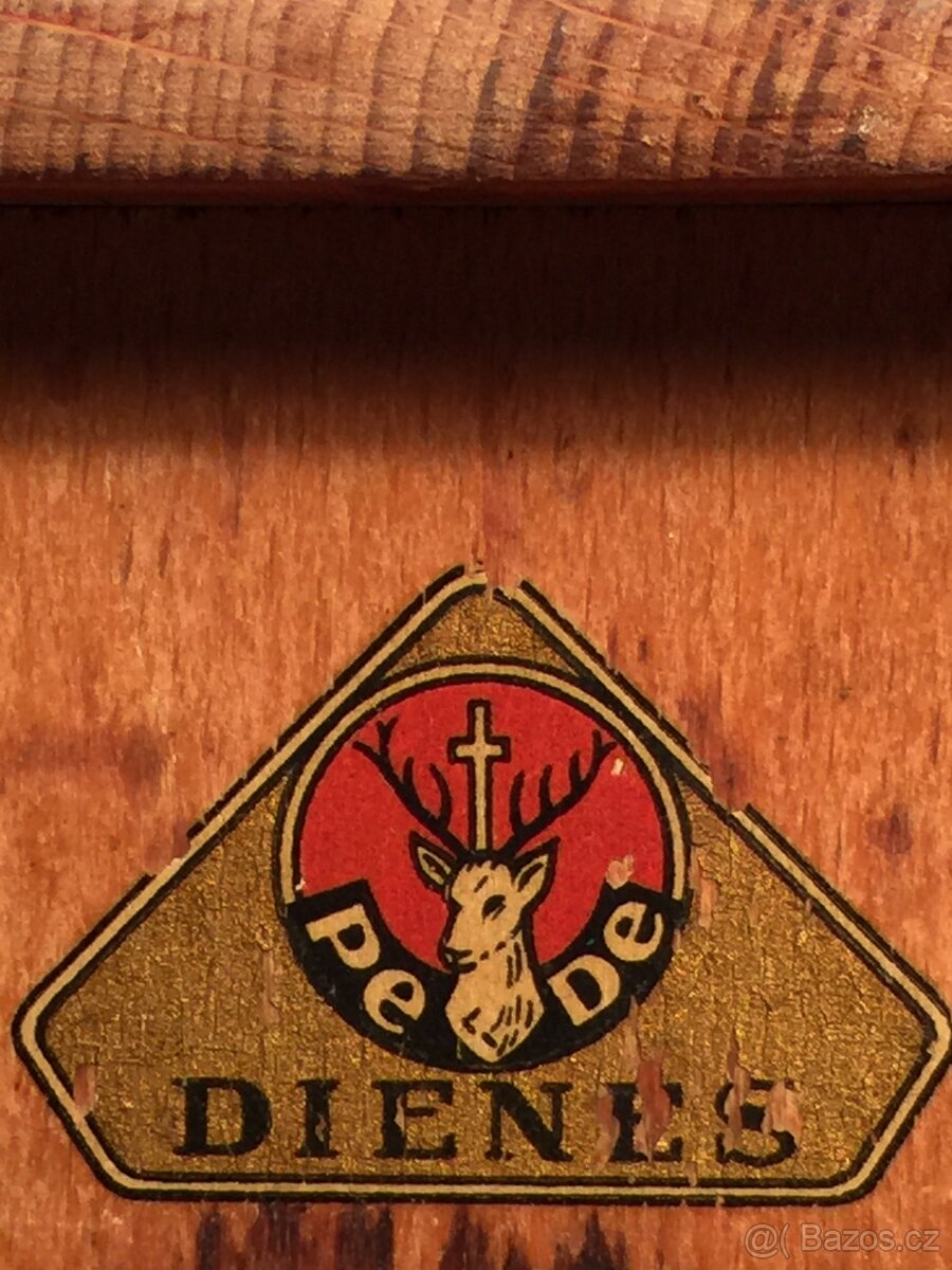 Neobvyklý mlýnek na kávu s bakelitovou násypkou a šuplíkem - 3