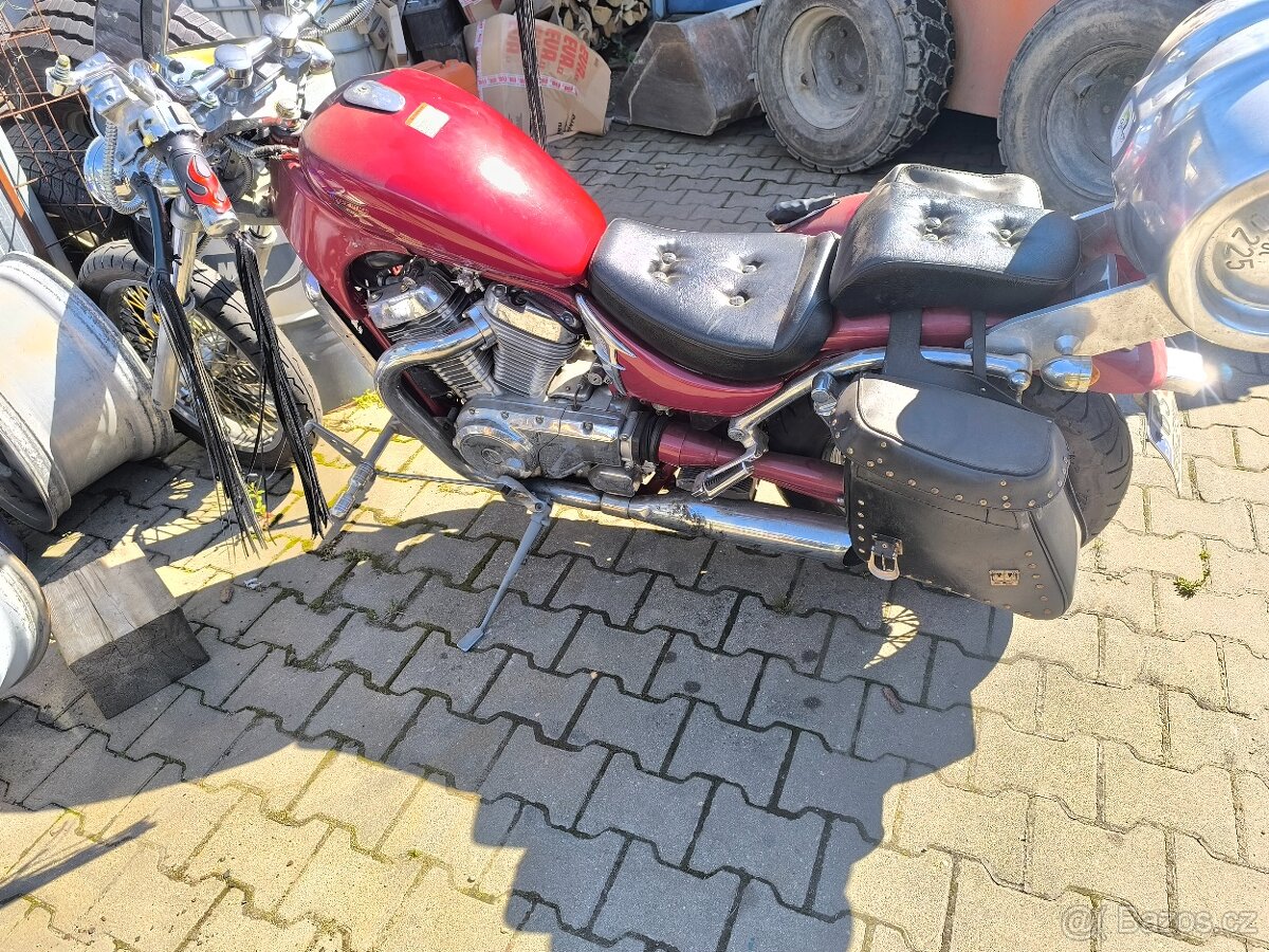 Suzuki Intruder 800 - 3