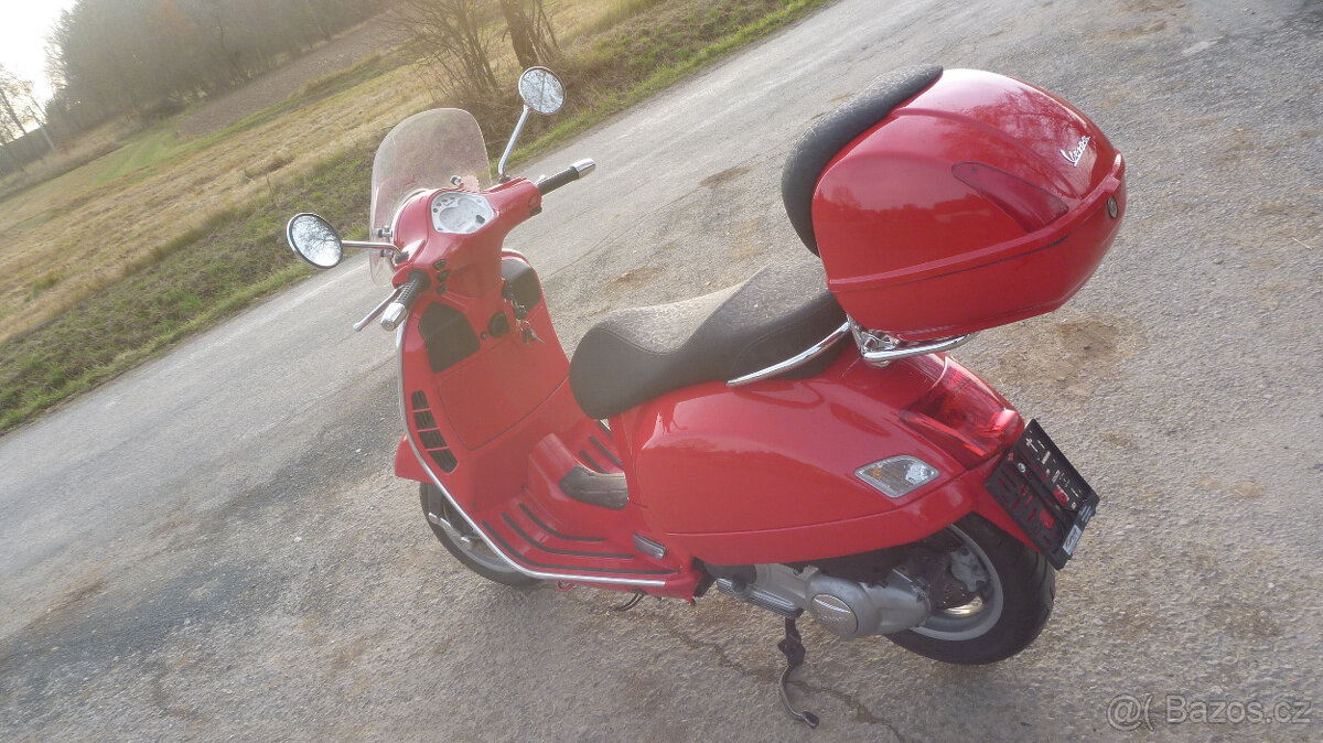 Piaggio Vespa GTS 125 - 3