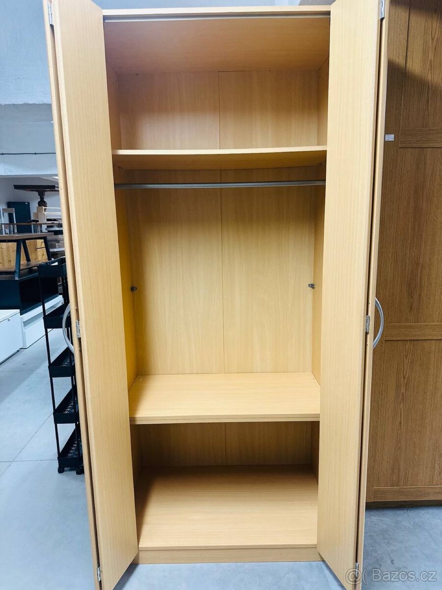 Šatní skříň – světlé dřevo - 3