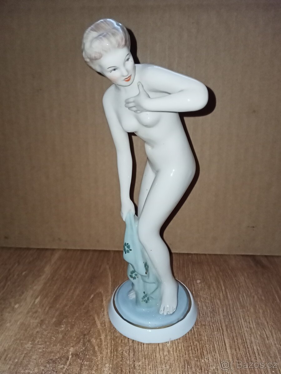 Dívka po koupeli s osuškou AKT ROYAL DUX- ART-DECO 24,5 cm t - 3