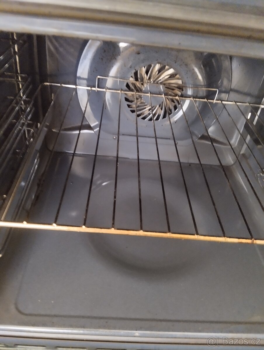 Prodám horkovzdušnou troubu candy - 3