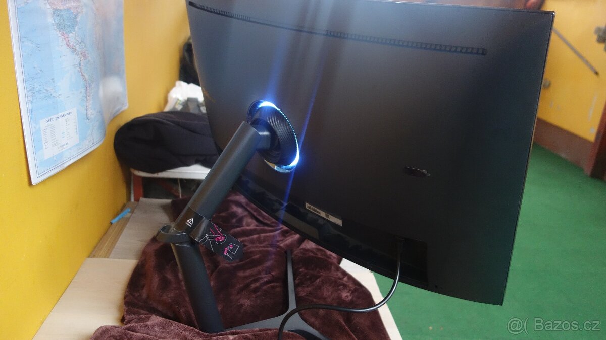 32 quantum dot samsung poškozený - 3