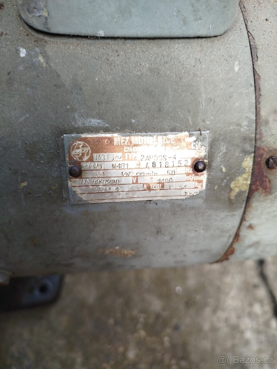 Prodám elektromotor s převodovkou - 3