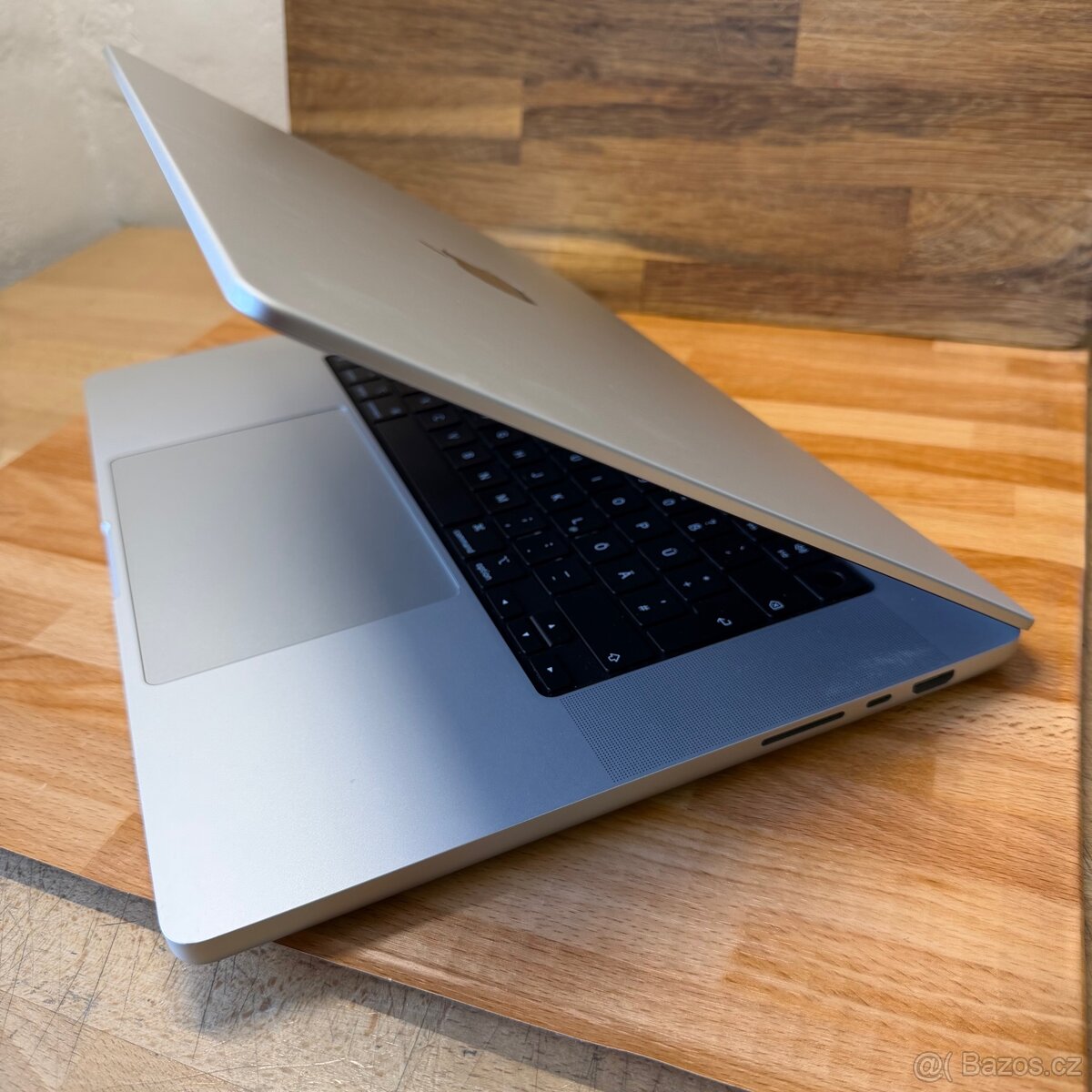 MacBook Pro M1 (12 měsíců záruka) - 3