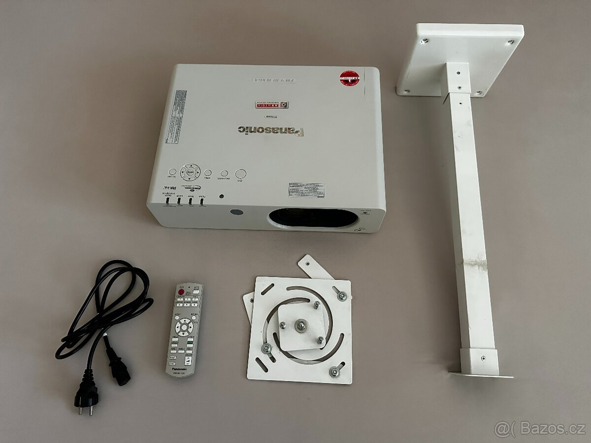 Projektor Panasonic PT-FW430E – plně funkční + příslušenství - 3