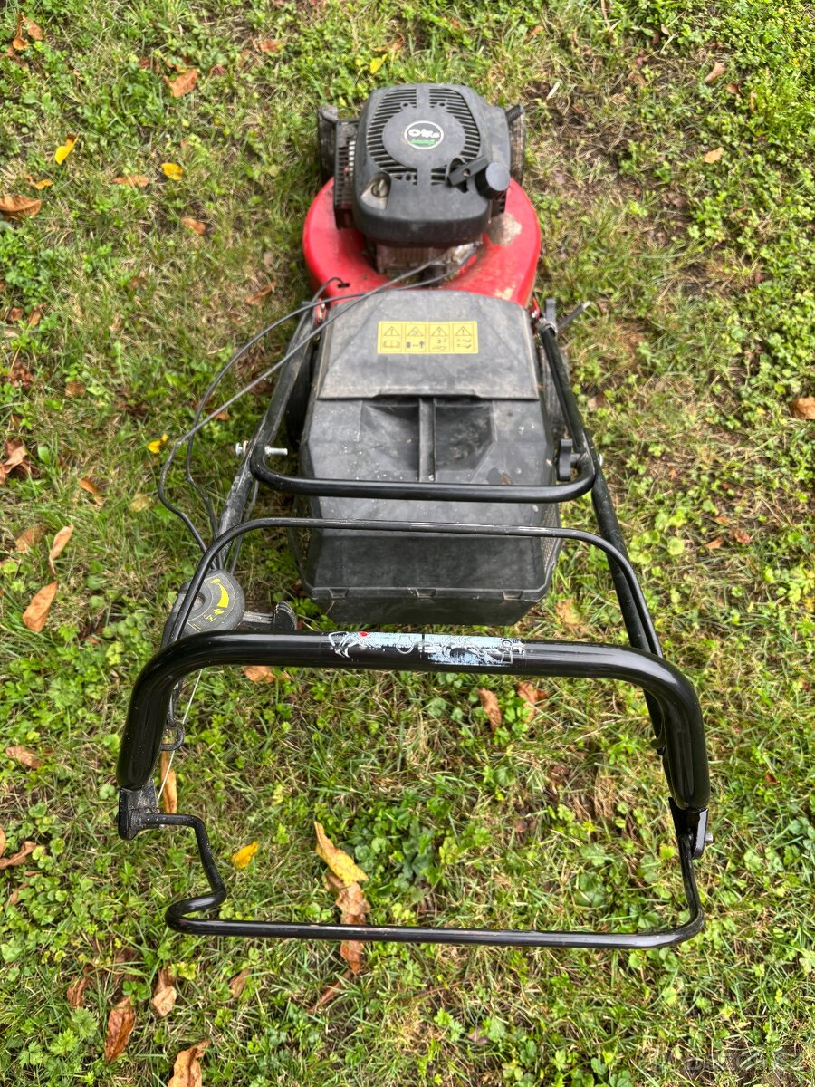 Benzínová sekačka s pojezdem R 484 TR - 3