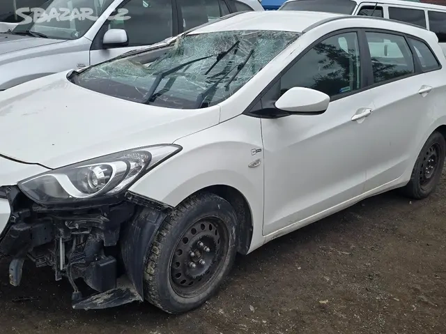 bouraný Hyundai i30 CW - 3