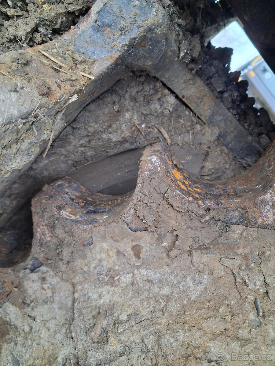 Prodám pásový caterpillar 323dl - 3