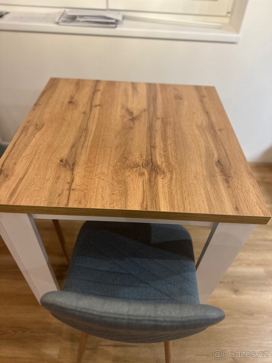 Jídelní stůl - 3