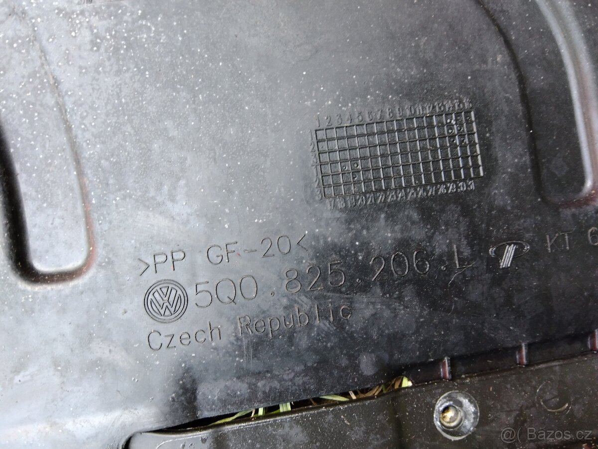 Škoda Octavia 3 spodní plast 5q0825206L - 3