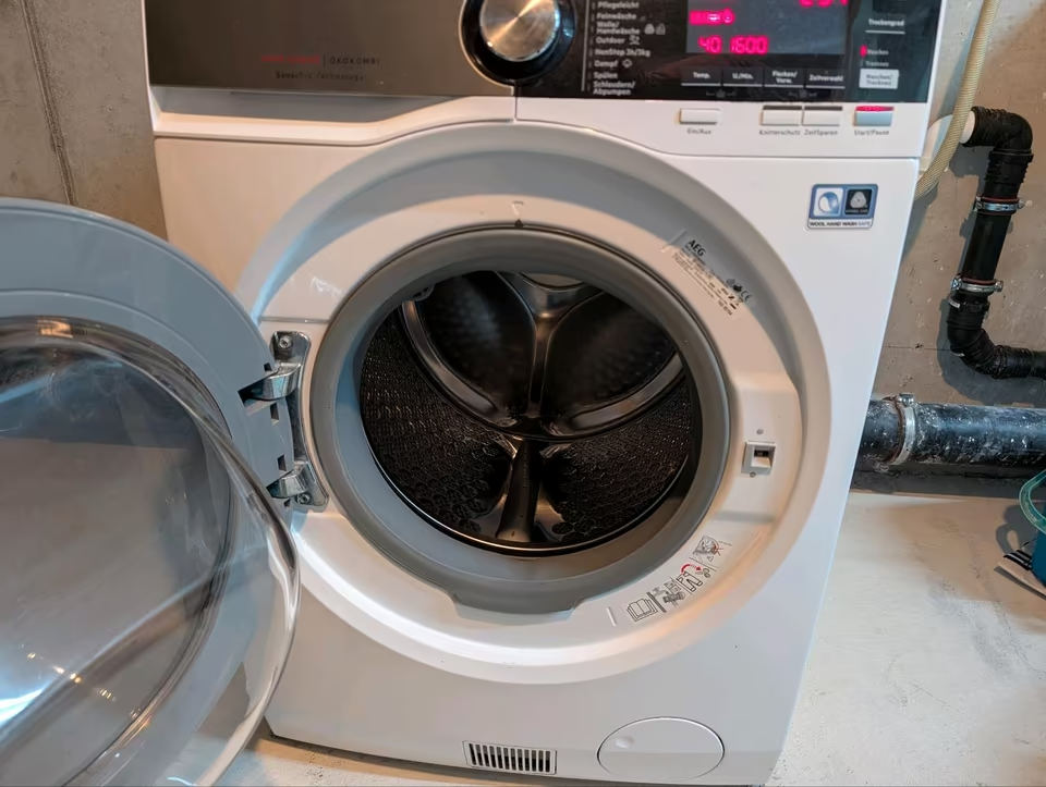 Pračka se sušičkou AEG řady 9000 - 3