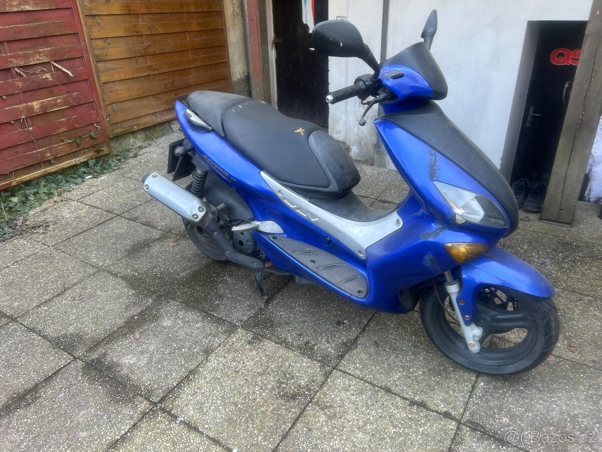 Yamaha maxster 125 - 3