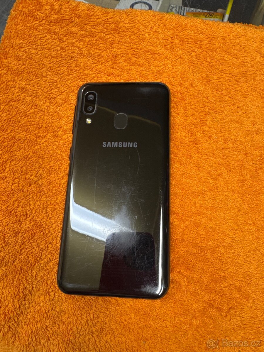 Samsung A20e v plně funkčním stavu - 3