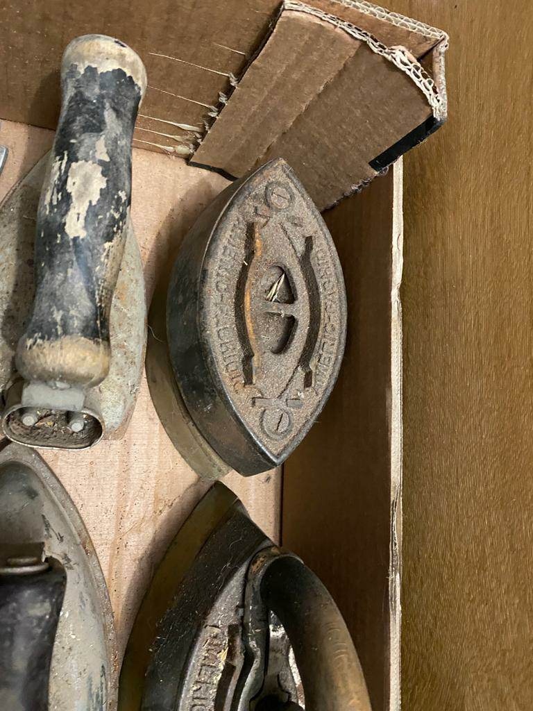 Retro žehličky - 3