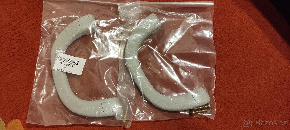 Mitsubishi Pajero přední madla nastupování - 3