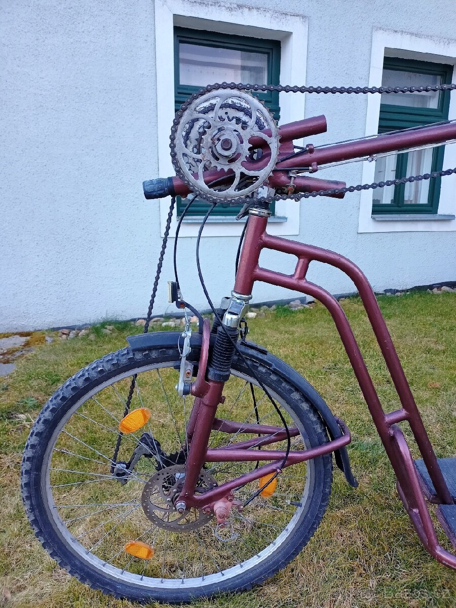 Historická invalidní tříkolka, velociped, bicykl - 3