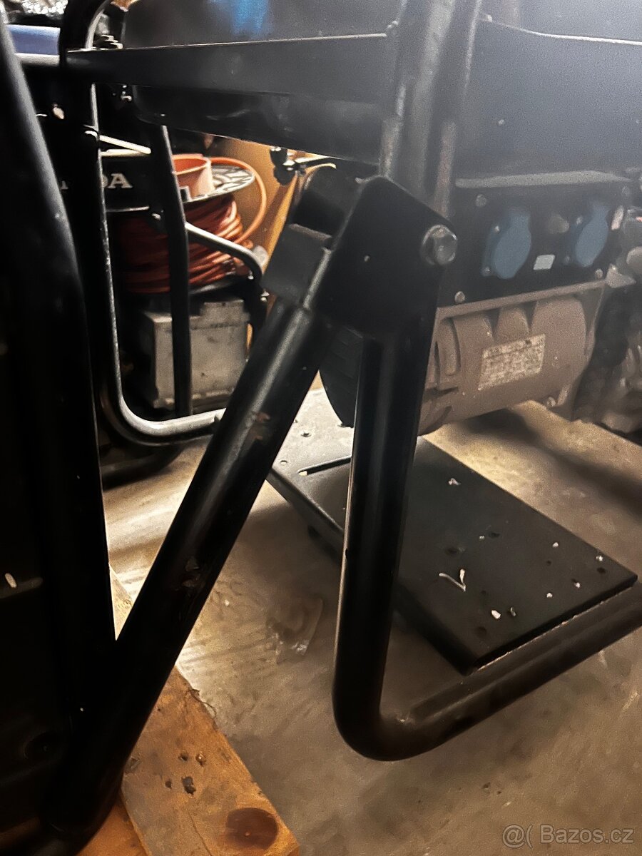 3 fázová elektrocentrála s Honda motorem gx 390 - 3