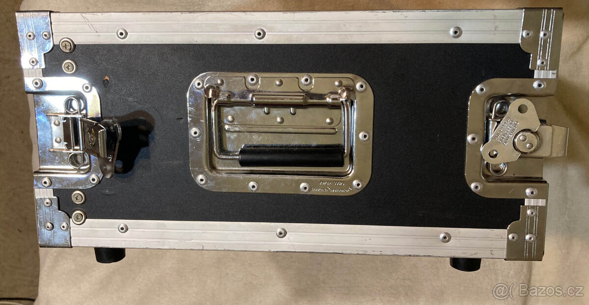 Rack 19" zařízení / 3-4 U používaný - 3