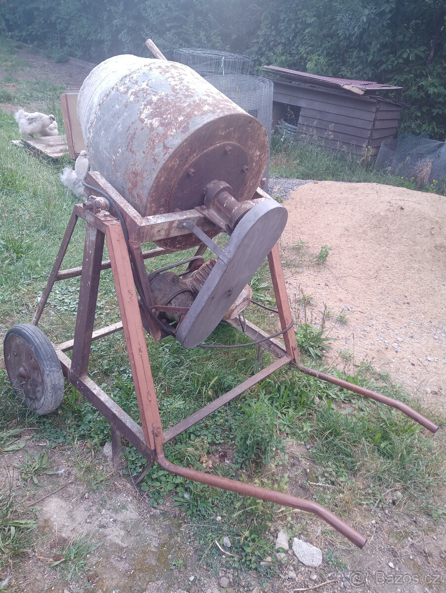 Zlevněno: Stavební míchačka 400V na tři kolečka - 3