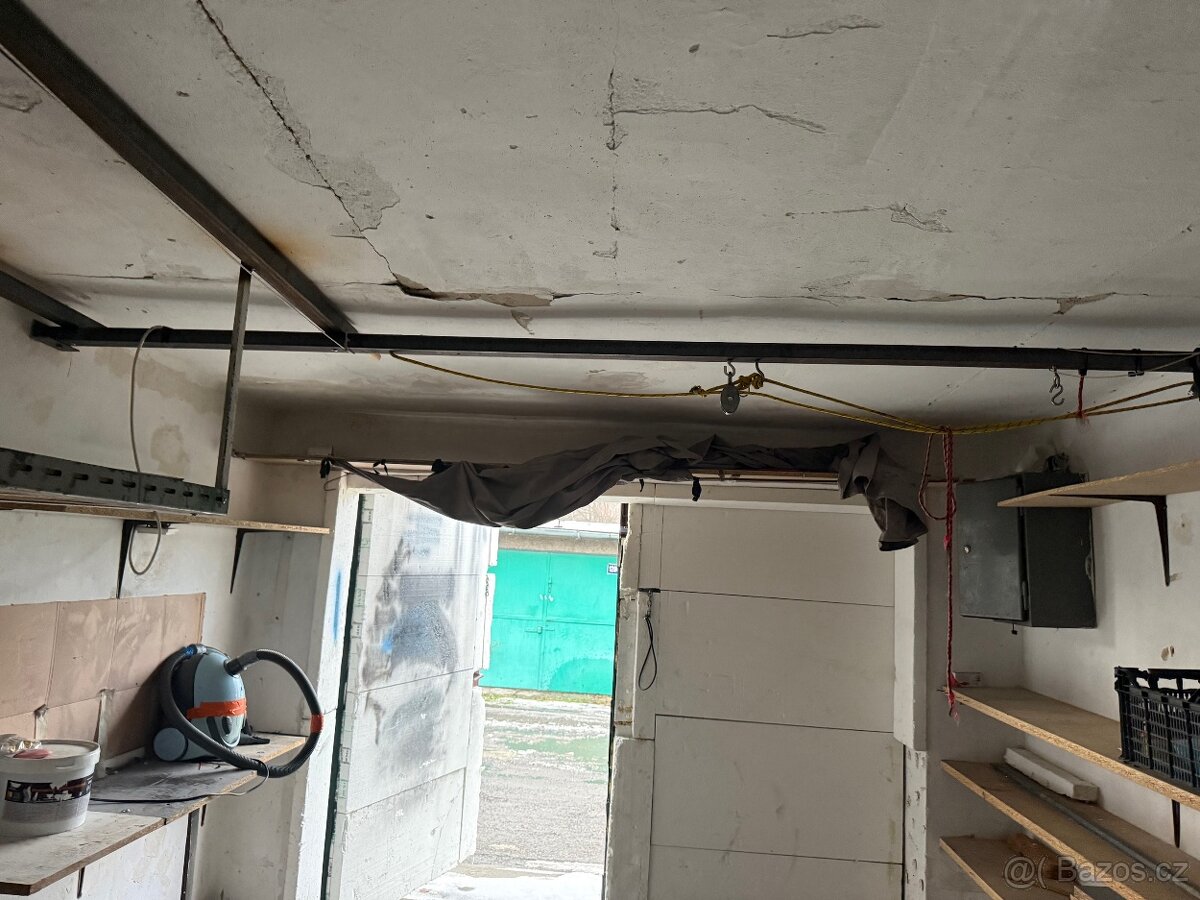 Pronajmu garáž ul. Garážnická - 3