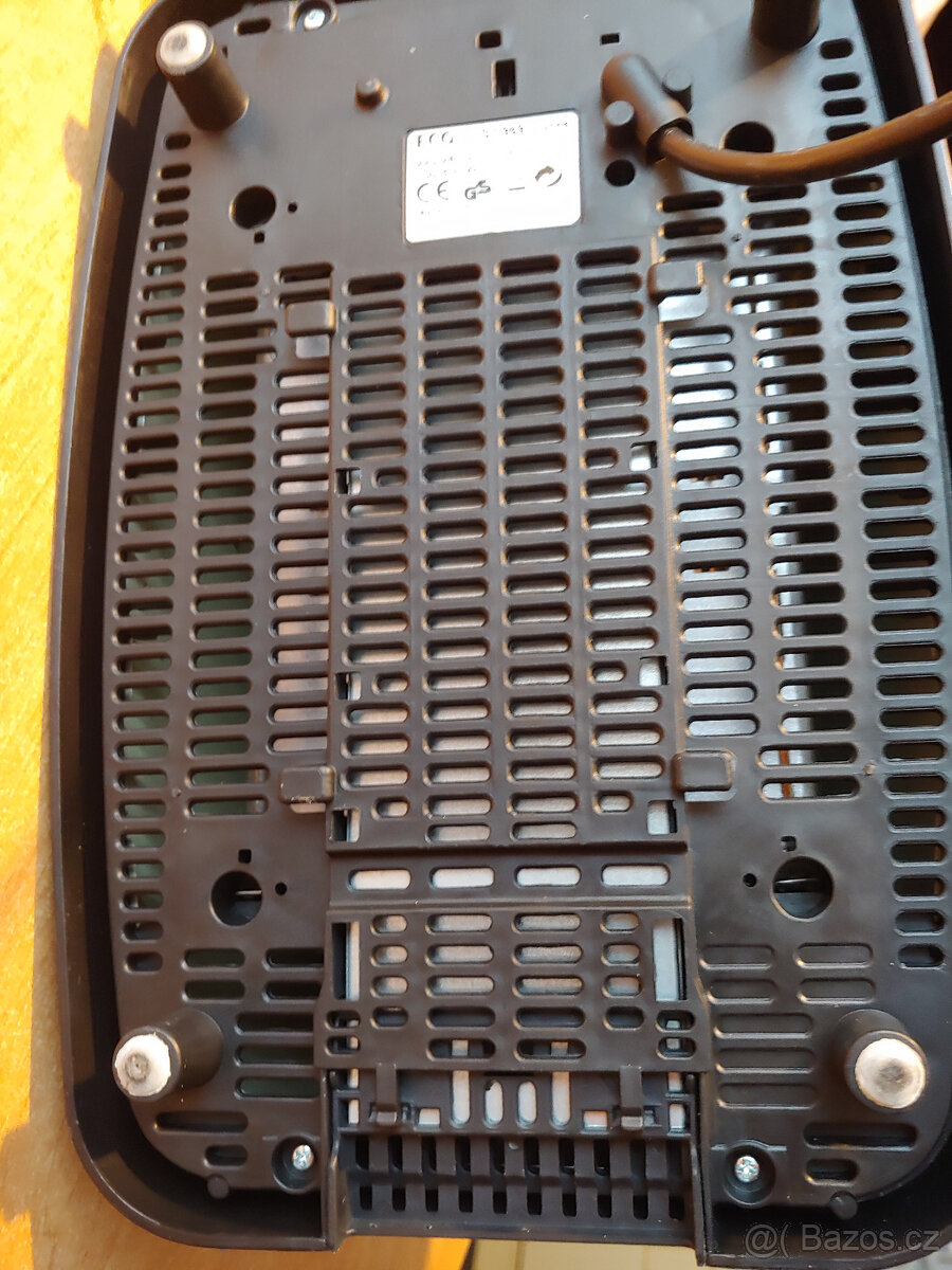 Opékač topinek - toustovač ECG - 3