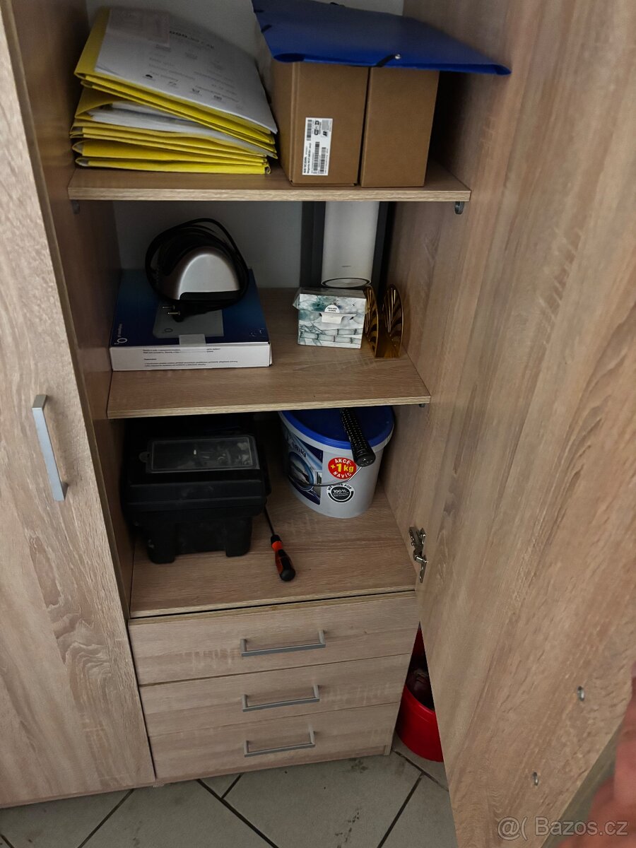 Šatní skříň - 3