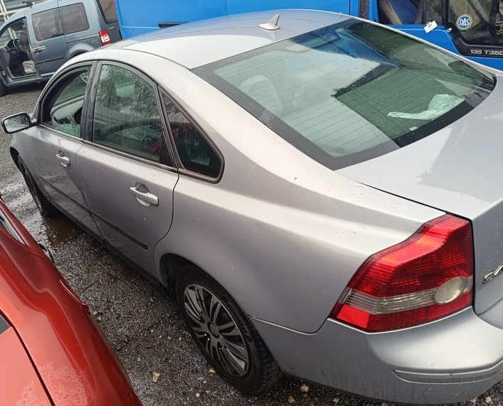 ND z Volvo V40 1997.cm3 100.kw nafta r.v.2004 (K76) - 3