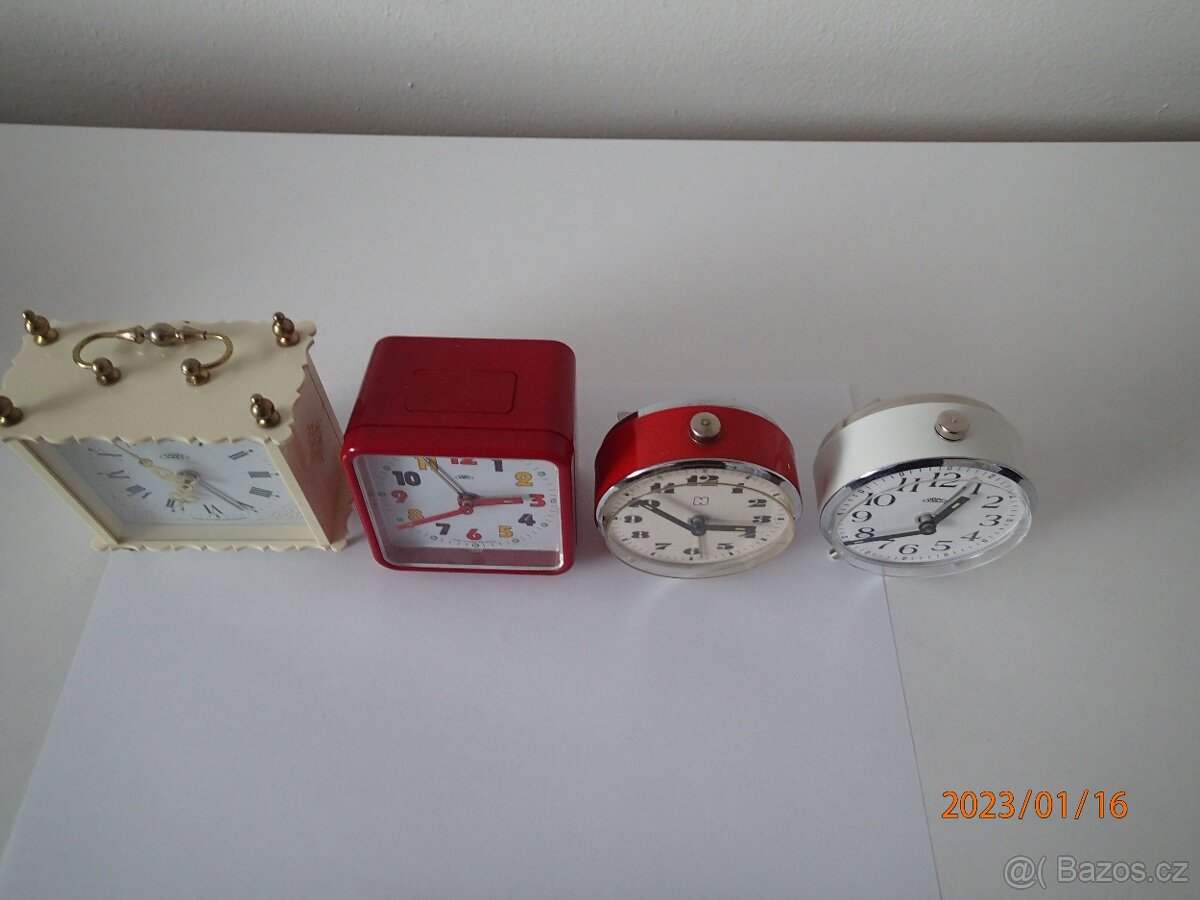 4x mechanický budík - 3