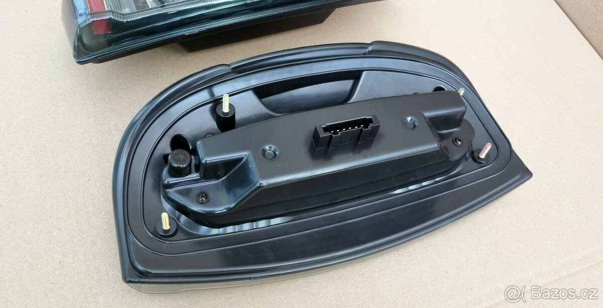 LADA NIVA TRAVEL - Zadní LED světla KOMPLET - 3