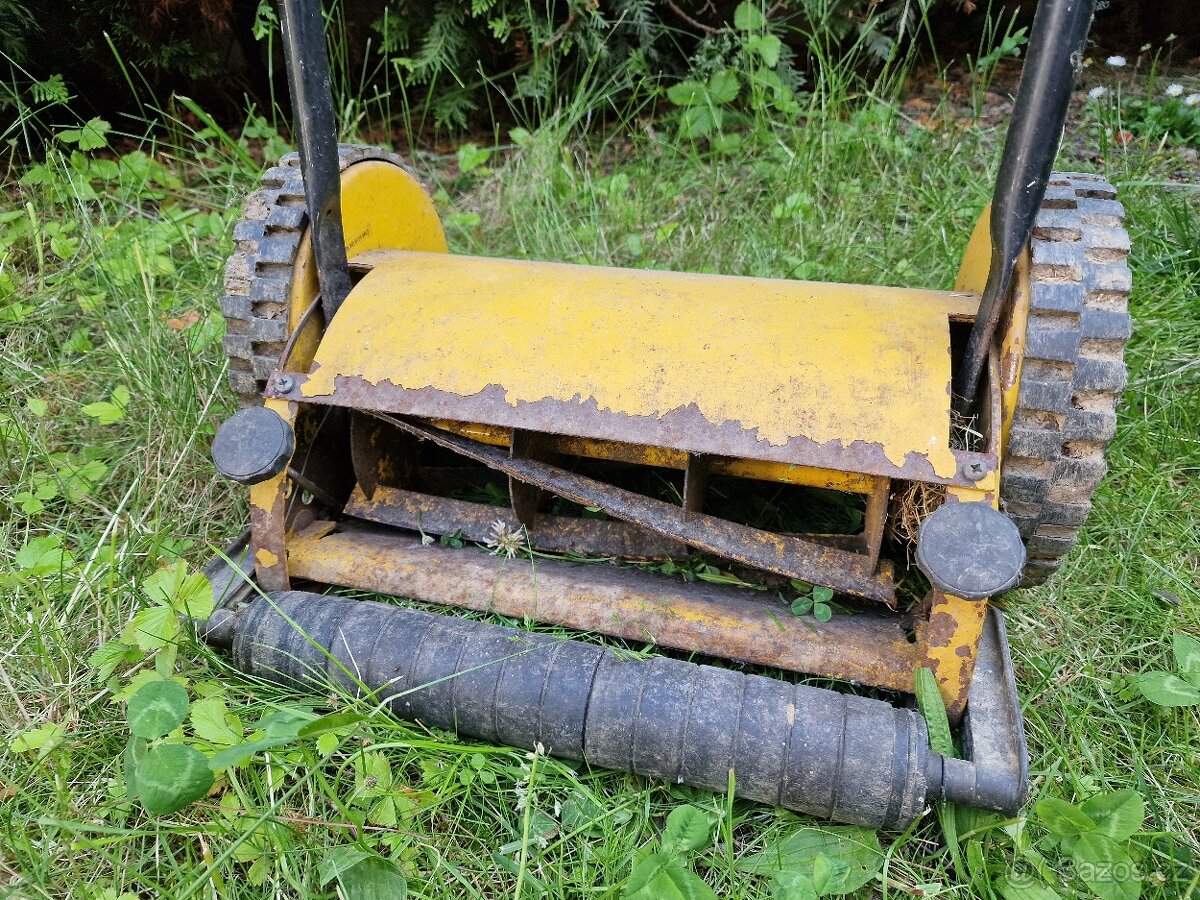 Mechanická sekačka na trávu - 3