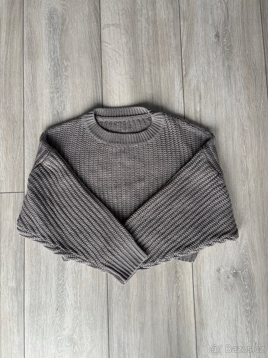 Krátký volný svetr - 3