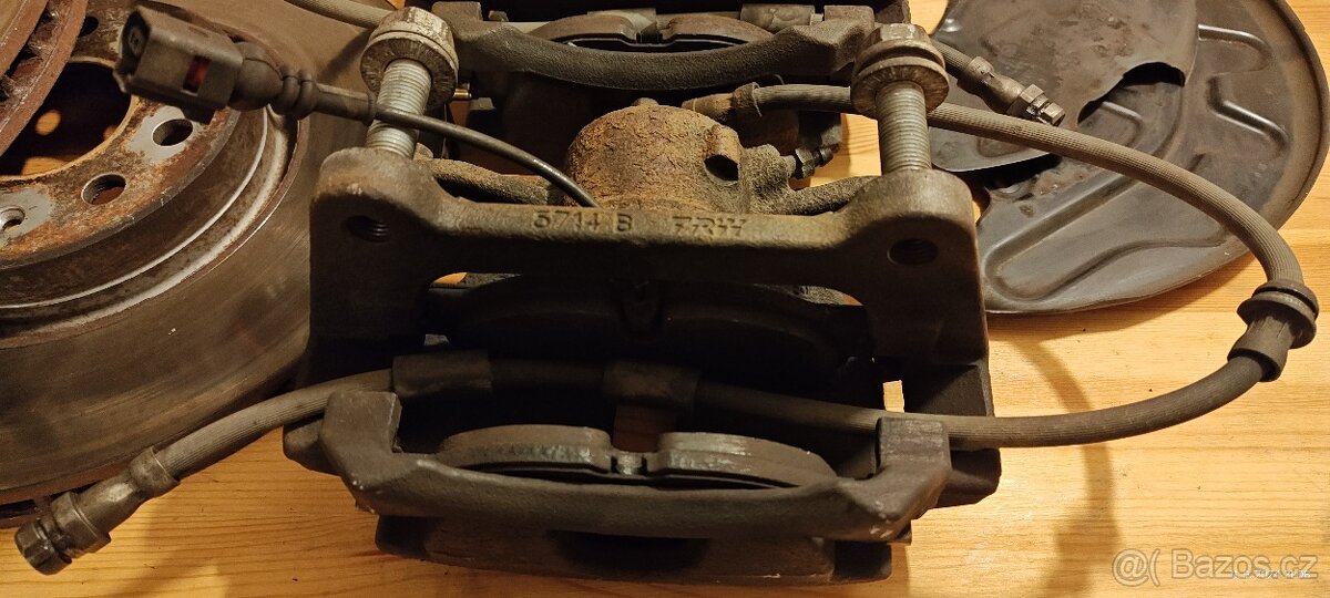 přední brzdy Škoda Superb 3 kompletní - 3